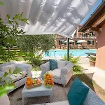 Relais Isabel Bed & Breakfast 4*