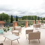 Relais Isabel Bed & Breakfast 4*