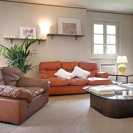 לינה וארוחת בוקר Relais Isabel 4*