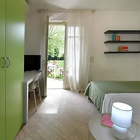 לינה וארוחת בוקר Relais Isabel 4*